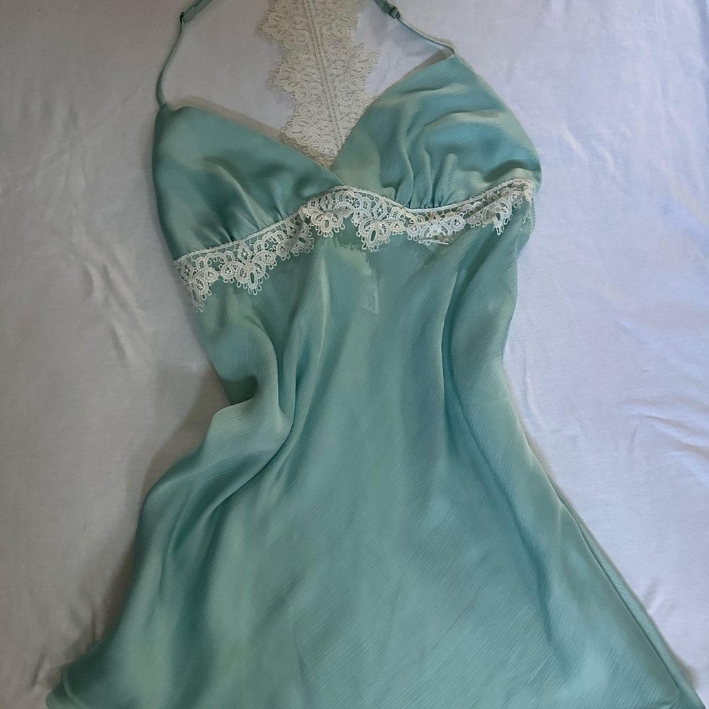 Elegant Lace Trim Sleepwear in Mint Green